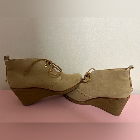 Women's Tan Wedge Ankle Boots
Size 8.5 - Picture 2 of 5